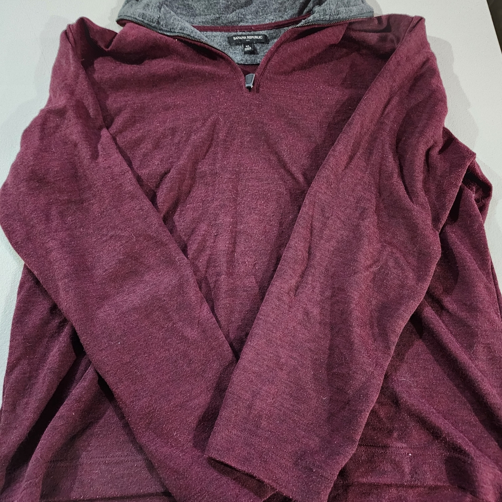 Banana Republic Men's Maroon Zip-Up Sweater with Gray Collar